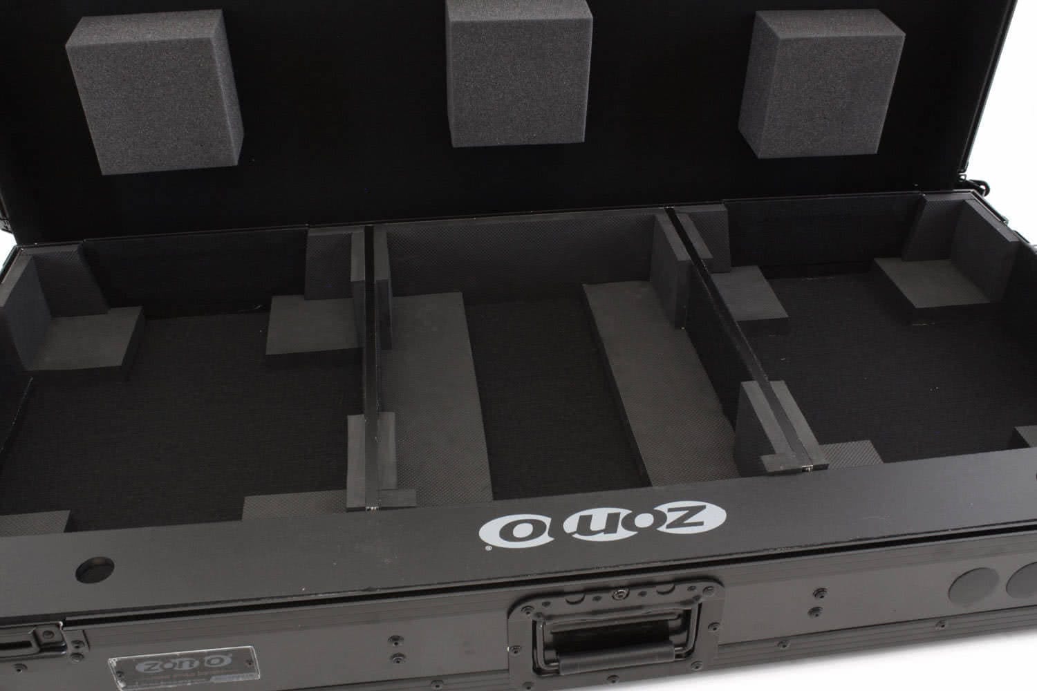 Colț sferic și profil din aluminiu pe flightcase-ul Zomo VLX-1800 NSE