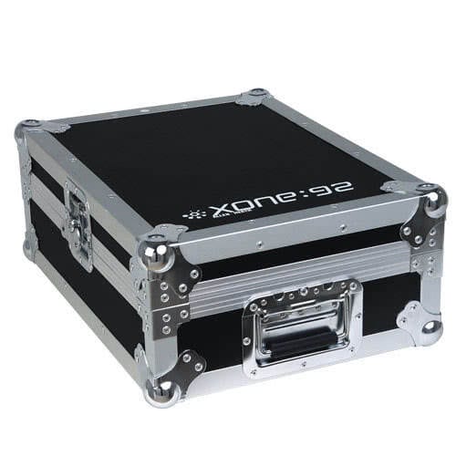 Interiorul Zomo Xone:92 cu căptușeală pentru mixer Allen & Heath Xone