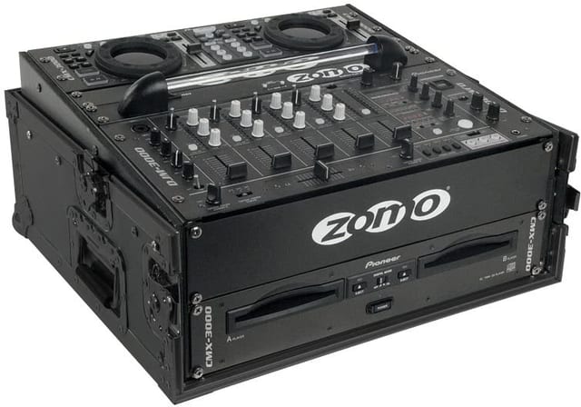 Zomo Flightcase Rack 102 NSE, rack-case de 19" cu panou frontal înclinat și mâner