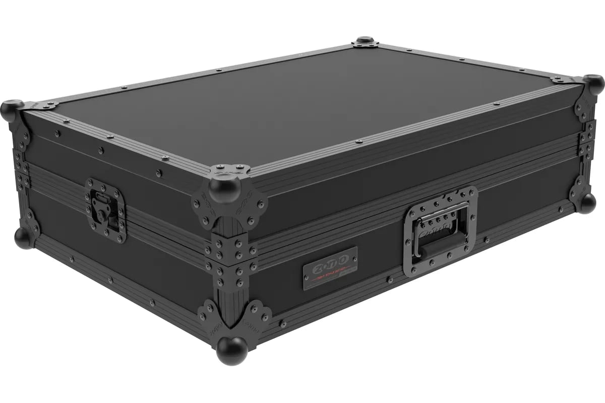 Zomo Flightcase D-Prime-4-G2 NSE negru, detaliu cu închizători tip fluture și colțuri