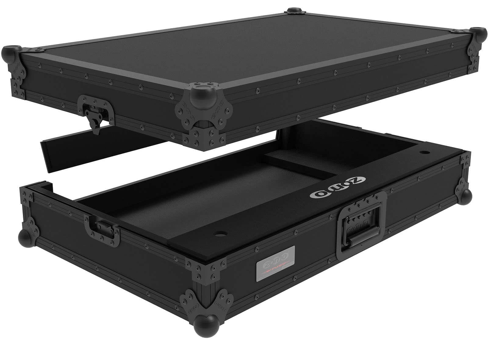 Zomo Flightcase Rane Four, detaliu cu protecția de colț de tip bilă și mânerul