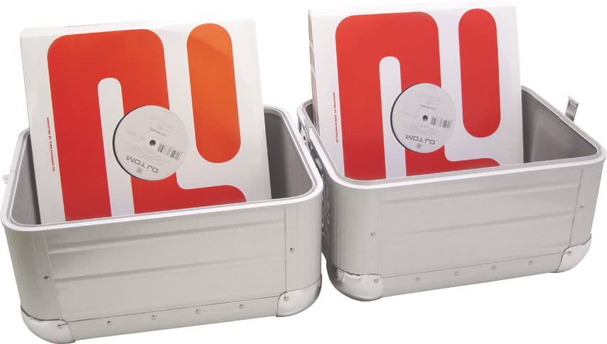 Zomo Recordcase MP-80 XT argintiu, vedere din unghi a flightcase-ului închis
