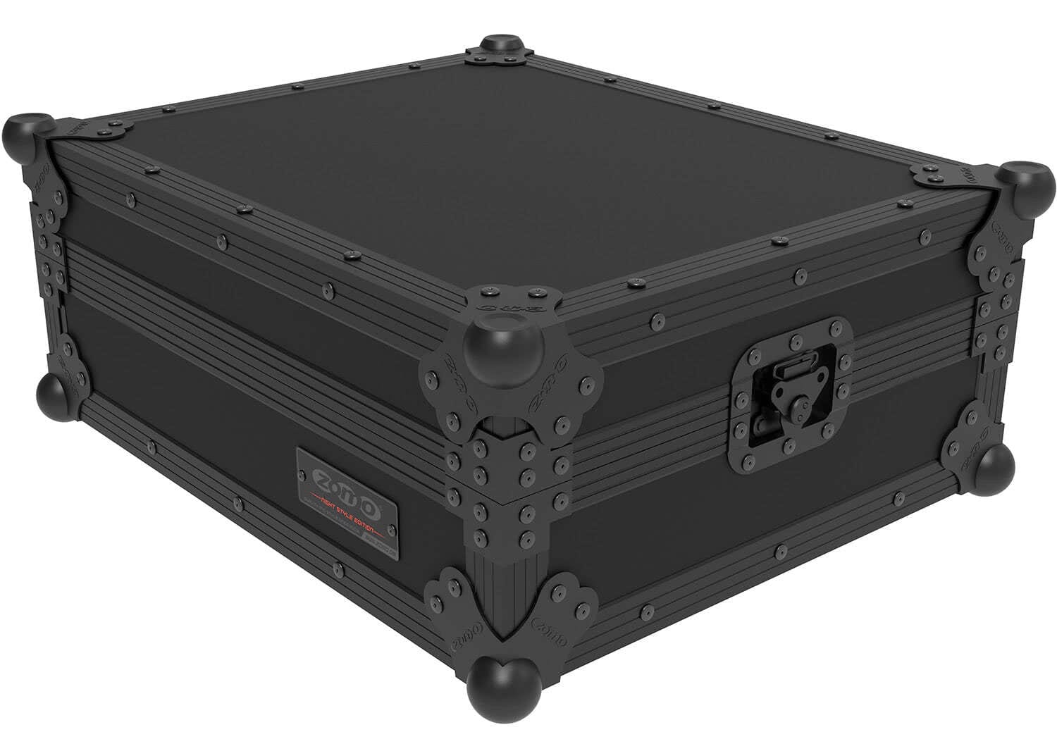 Detaliu închizătoare tip fluture și mâner pe flightcase-ul Zomo NSE