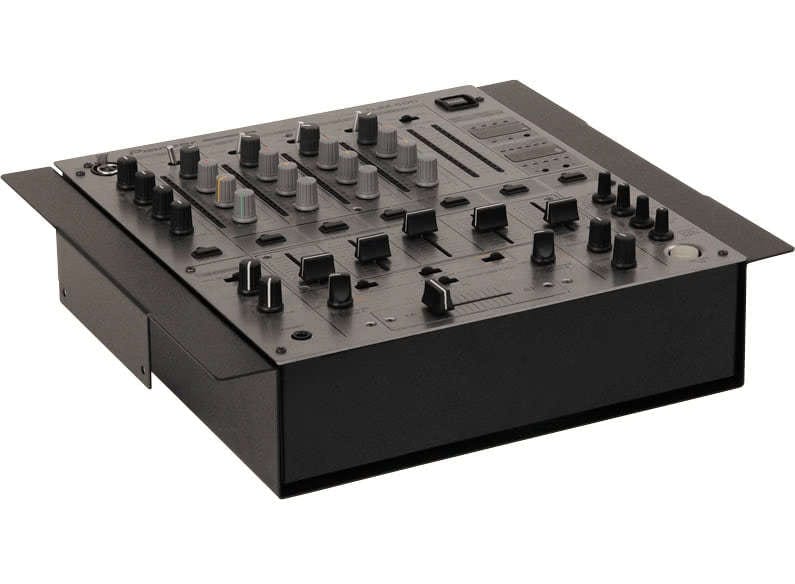 Zomo Battle Bridge B-3 montat pe Flightcase-ul T-1, între pick-upuri